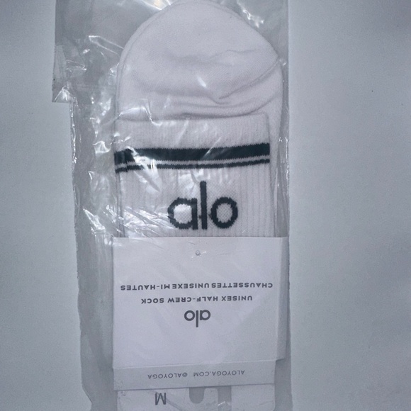 ALO Unisex Half-Crew Throwback Sock White One Pair Women's Medium… - Picture 1 of 4